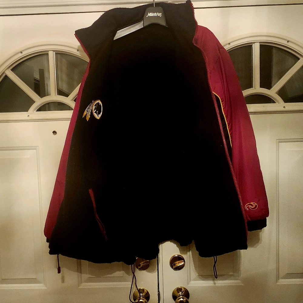 An authentic Washington Redskins jacket. - Picture 4 of 7